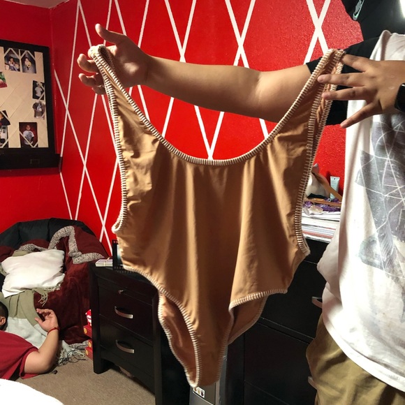 Bikini - Picture 2 of 3